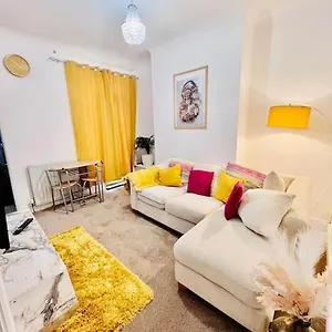 Lovely 3bed Holiday home