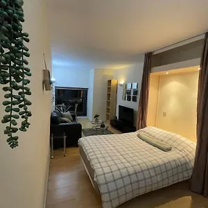 Luxe In Apartment