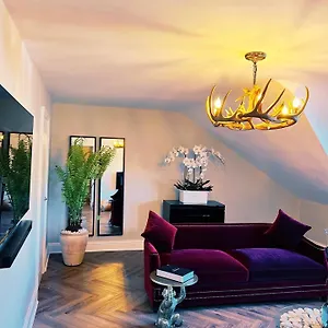 Penthouse 333a Apartment